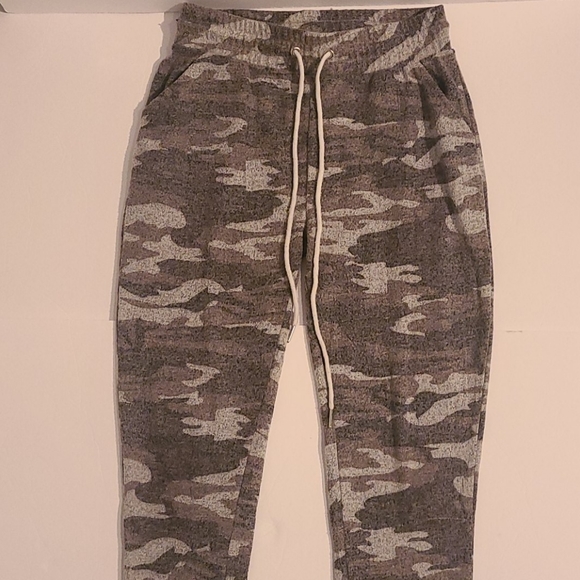 Camouflage joggers or sleepers - Picture 4 of 5